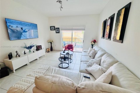 Condo in Doral, Florida, 3 bedrooms  № 2073716 - photo 4