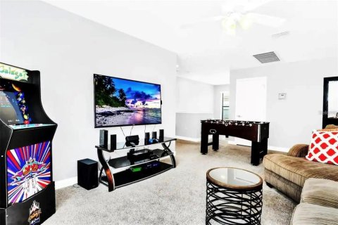 Villa ou maison à vendre à Davenport, Floride: 6 chambres, 316.24 m2 № 2410219 - photo 10