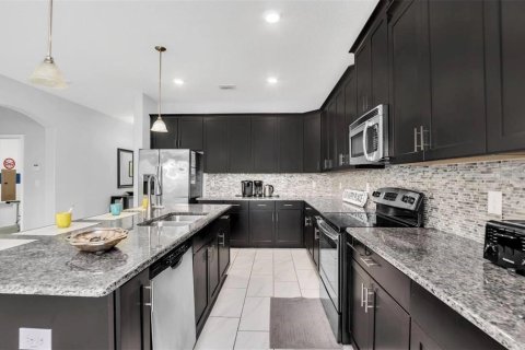 Villa ou maison à vendre à Davenport, Floride: 6 chambres, 316.24 m2 № 2410219 - photo 3