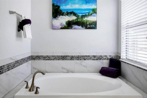 Villa ou maison à vendre à Davenport, Floride: 6 chambres, 316.24 m2 № 2410219 - photo 18
