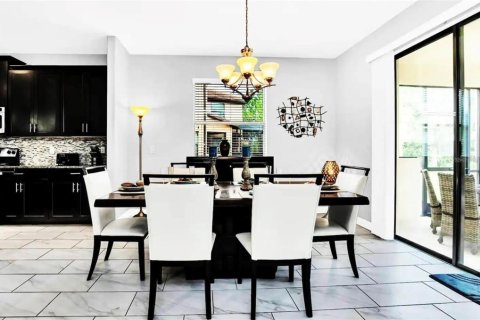 Villa ou maison à vendre à Davenport, Floride: 6 chambres, 316.24 m2 № 2410219 - photo 6