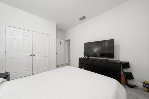 House in Groveland, Florida 4 bedrooms, 198.25 sq.m. № 2206365 - photo 8