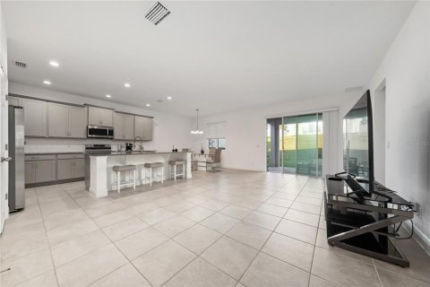 House in Groveland, Florida 4 bedrooms, 198.25 sq.m. № 2206365 - photo 3