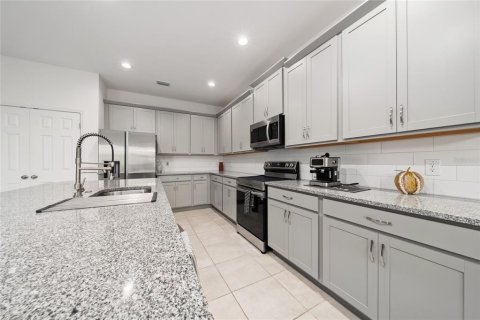 House in Groveland, Florida 4 bedrooms, 198.25 sq.m. № 2206365 - photo 17