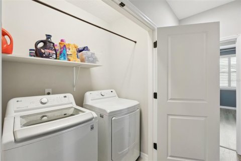 Townhouse in Oviedo, Florida 3 bedrooms, 196.95 sq.m. № 2093298 - photo 28