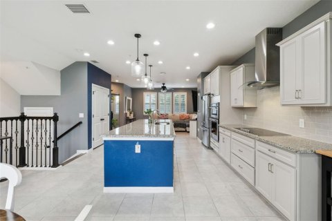 Townhouse in Oviedo, Florida 3 bedrooms, 196.95 sq.m. № 2093298 - photo 9