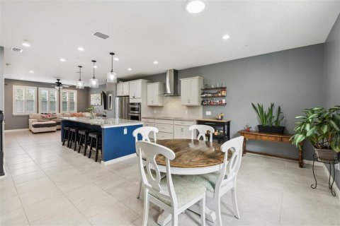 Townhouse in Oviedo, Florida 3 bedrooms, 196.95 sq.m. № 2093298 - photo 5