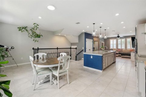 Townhouse in Oviedo, Florida 3 bedrooms, 196.95 sq.m. № 2093298 - photo 6