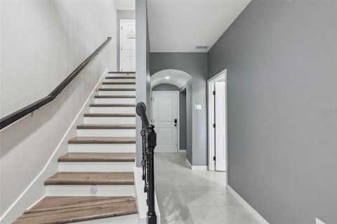 Townhouse in Oviedo, Florida 3 bedrooms, 196.95 sq.m. № 2093298 - photo 2
