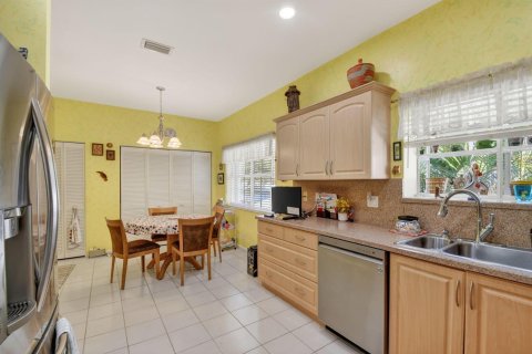 Condo in Boynton Beach, Florida, 2 bedrooms № 2245016 - photo 11