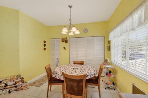 Condo in Boynton Beach, Florida, 2 bedrooms № 2245016 - photo 12
