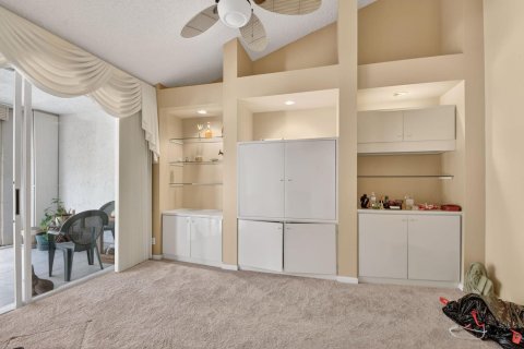 Condo in Boynton Beach, Florida, 2 bedrooms № 2245016 - photo 23