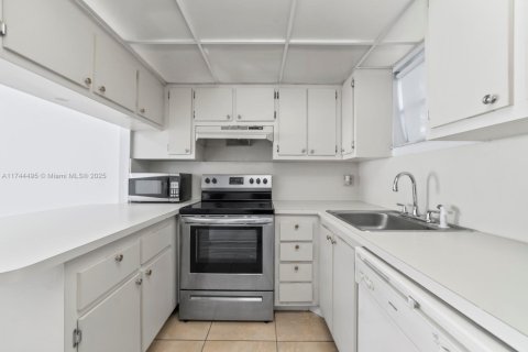 Купить кондоминиум в Дорал, Флорида 2 комнаты, 65.96м2, № 1693392 - фото 13