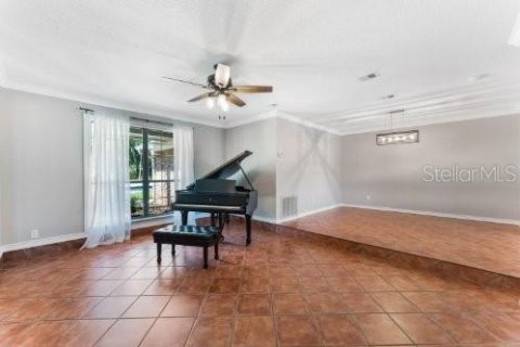 House in Longwood, Florida 5 bedrooms, 312.34 sq.m. № 2208501 - photo 6