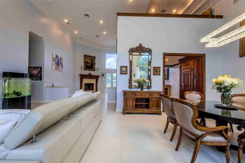 Купить виллу или дом в Лайтхаус-Пойнт, Флорида 4 спальни, 288.55м2, № 1758720 - фото 3