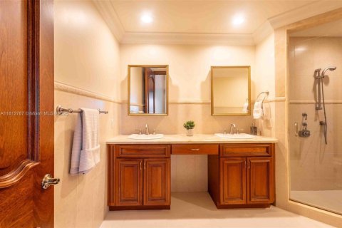 Купить виллу или дом в Лайтхаус-Пойнт, Флорида 4 спальни, 288.55м2, № 1758720 - фото 28