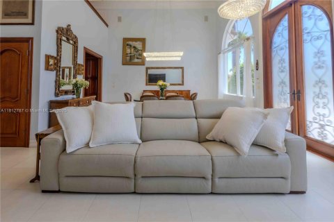 Купить виллу или дом в Лайтхаус-Пойнт, Флорида 4 спальни, 288.55м2, № 1758720 - фото 4