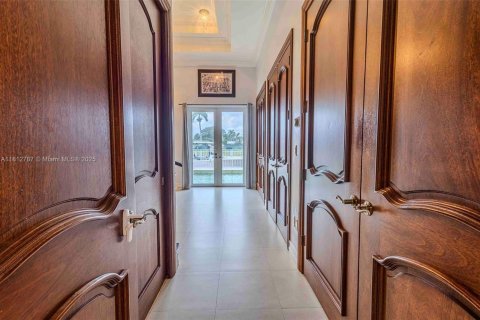 Купить виллу или дом в Лайтхаус-Пойнт, Флорида 4 спальни, 288.55м2, № 1758720 - фото 20