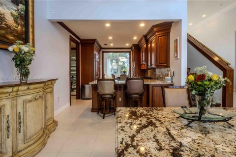 Купить виллу или дом в Лайтхаус-Пойнт, Флорида 4 спальни, 288.55м2, № 1758720 - фото 14