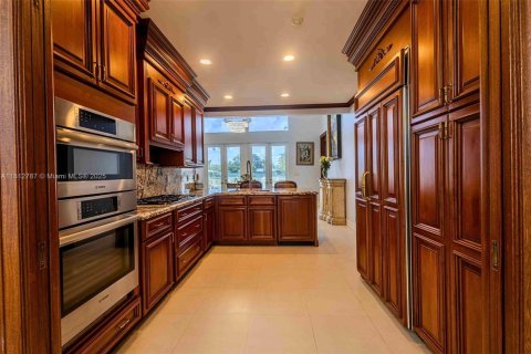 Купить виллу или дом в Лайтхаус-Пойнт, Флорида 4 спальни, 288.55м2, № 1758720 - фото 16