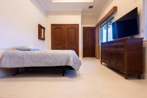 Купить виллу или дом в Лайтхаус-Пойнт, Флорида 4 спальни, 288.55м2, № 1758720 - фото 26