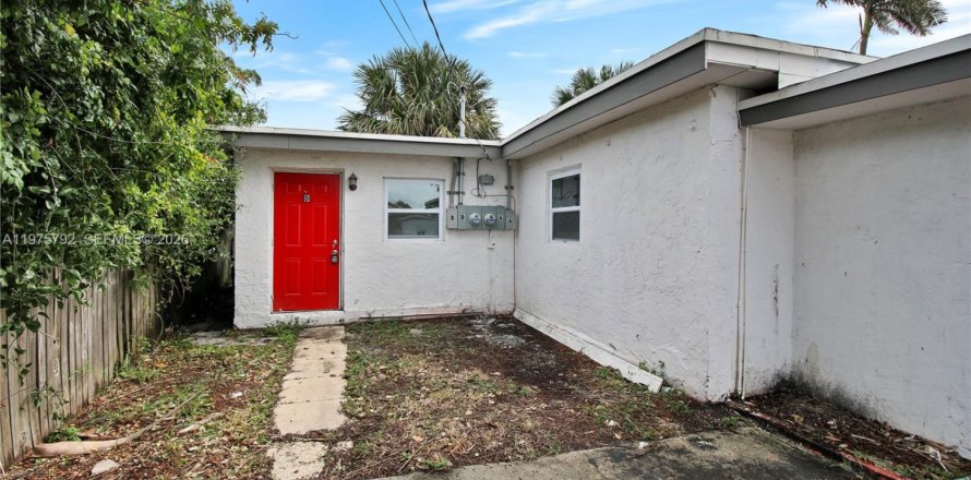 House in Riviera Beach, Florida 2 bedrooms, 46.45 sq.m. № 2040081