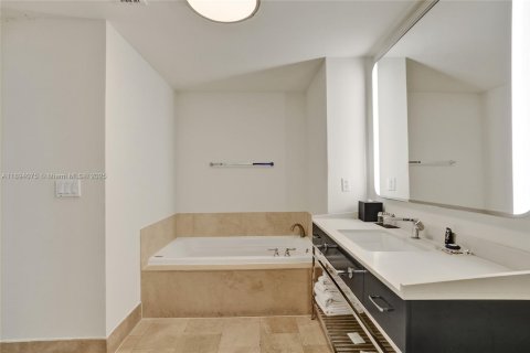Copropriété à vendre à Miami Beach, Floride: 48.87 m2 № 1949062 - photo 19