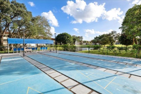 Condo in Pembroke Pines, Florida, 2 bedrooms  № 1726421 - photo 25