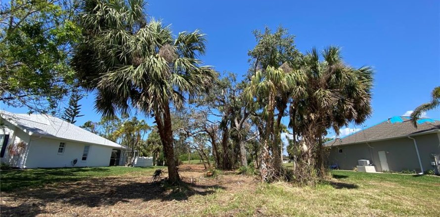 Land in Rotonda, Florida № 503274