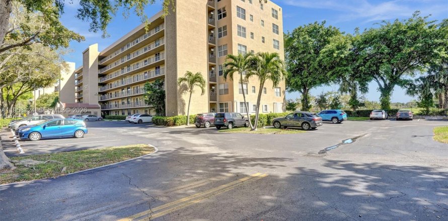 Condo in Deerfield Beach, Florida, 2 bedrooms № 2017665