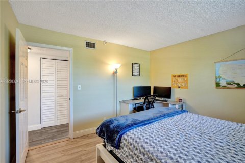 Condo in Deerfield Beach, Florida, 2 bedrooms № 2017665 - photo 11