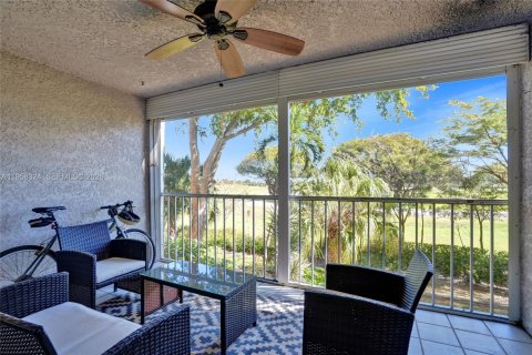 Condo in Deerfield Beach, Florida, 2 bedrooms № 2017665 - photo 22
