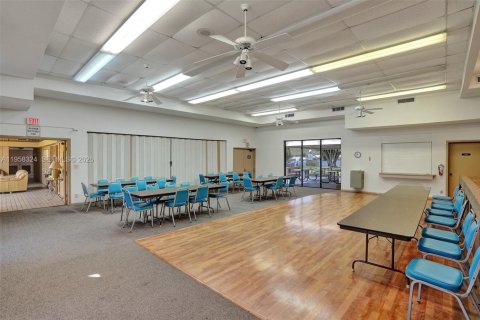 Condo in Deerfield Beach, Florida, 2 bedrooms № 2017665 - photo 27