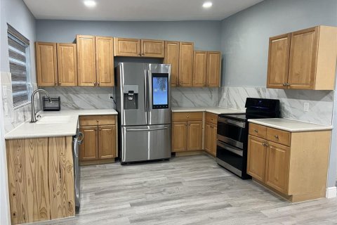 Apartamento en alquiler en Sarasota, Florida, 2 dormitorios, 81.75 m2 № 2147915 - foto 2