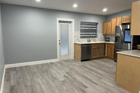 Apartamento en alquiler en Sarasota, Florida, 2 dormitorios, 81.75 m2 № 2147915 - foto 6