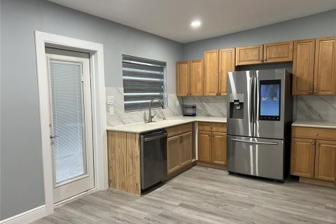 Apartamento en alquiler en Sarasota, Florida, 2 dormitorios, 81.75 m2 № 2147915 - foto 3