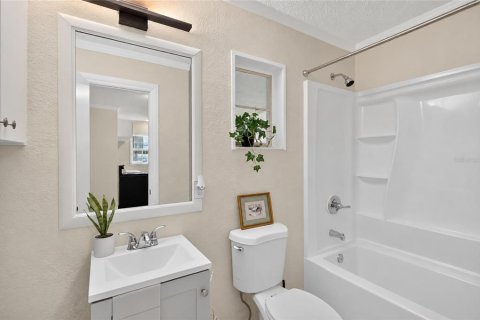 House in Inverness, Florida 2 bedrooms, 81.29 sq.m. № 2403698 - photo 19