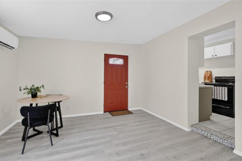 House in Inverness, Florida 2 bedrooms, 81.29 sq.m. № 2403698 - photo 5
