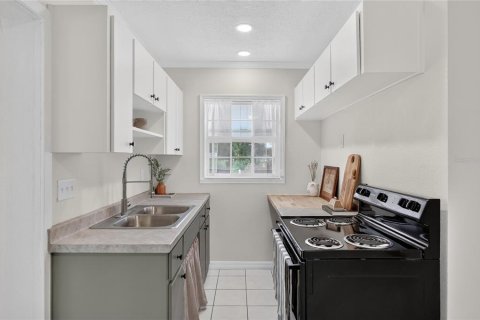 House in Inverness, Florida 2 bedrooms, 81.29 sq.m. № 2403698 - photo 11