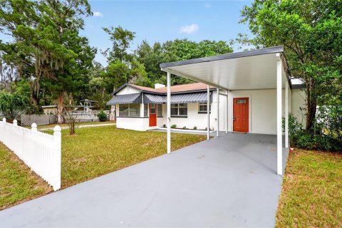 House in Inverness, Florida 2 bedrooms, 81.29 sq.m. № 2403698