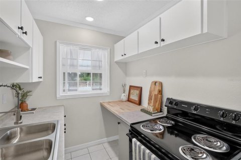 House in Inverness, Florida 2 bedrooms, 81.29 sq.m. № 2403698 - photo 12