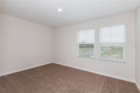 Townhouse in Haines City, Florida 4 bedrooms, 173.36 sq.m. № 1873180 - photo 17