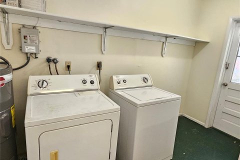 Снять в аренду квартиру в Венеция, Флорида 2 спальни, 85.66м2, № 2104921 - фото 27