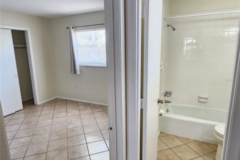 Снять в аренду квартиру в Венеция, Флорида 2 спальни, 85.66м2, № 2104921 - фото 22