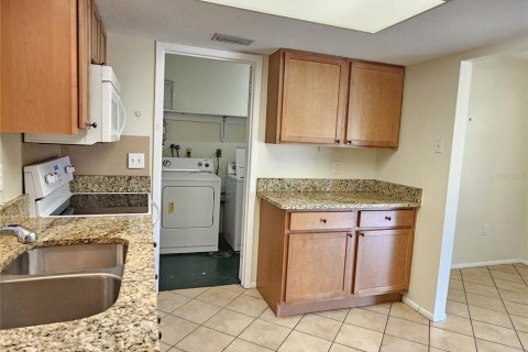 Снять в аренду квартиру в Венеция, Флорида 2 спальни, 85.66м2, № 2104921 - фото 10