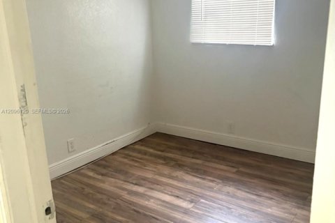 Villa ou maison à louer à Miami, Floride: 3 chambres, 74.32 m2 № 2388067 - photo 8