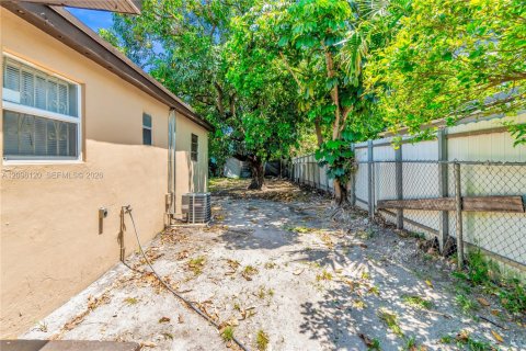 Villa ou maison à louer à Miami, Floride: 3 chambres, 74.32 m2 № 2388067 - photo 18