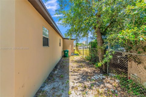 Villa ou maison à louer à Miami, Floride: 3 chambres, 74.32 m2 № 2388067 - photo 20