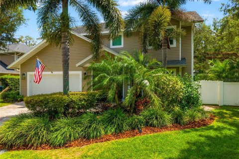 Villa ou maison à vendre à Tampa, Floride: 4 chambres, 247.03 m2 № 1877327 - photo 1
