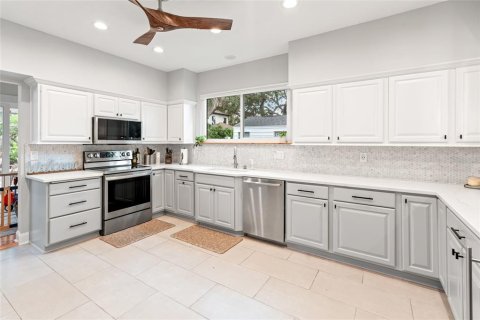 Villa ou maison à vendre à Tampa, Floride: 4 chambres, 247.03 m2 № 1877327 - photo 18